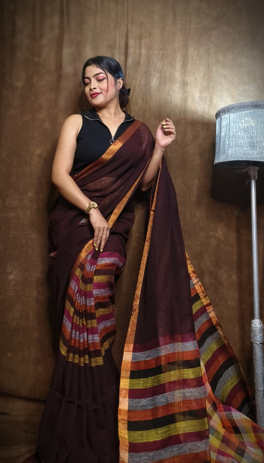 Handloom Linen Checks Saree with Golden Border